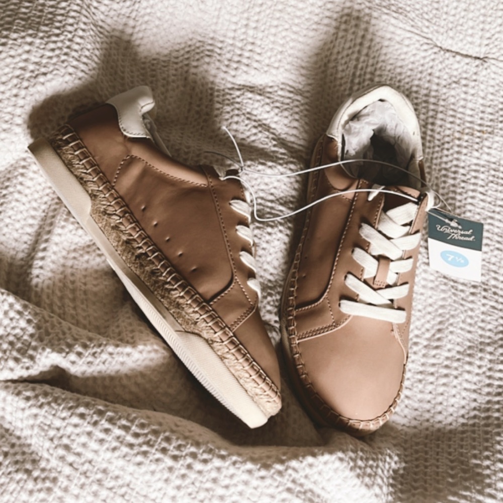 NEW fashion sneakers